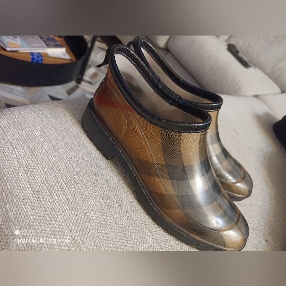 Authentic Burberry ankle boots